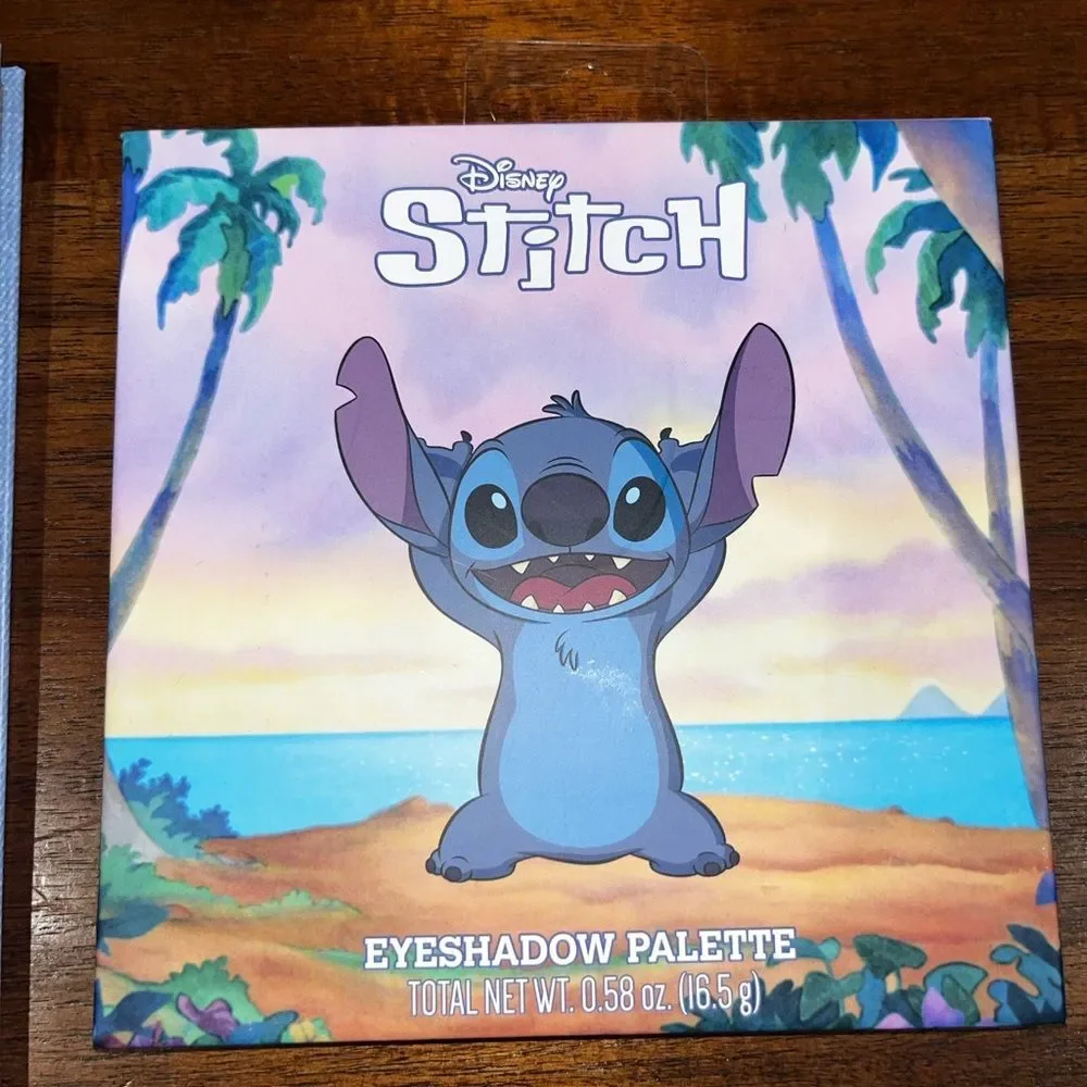 Bundle of 2 Disney Stitch eyeshadow Palette